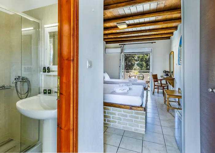 Ionia 2* Skopelos Town